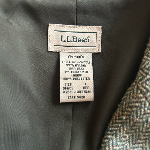 L.L. Bean Women's Green Blazer - Picture 2 of 2
